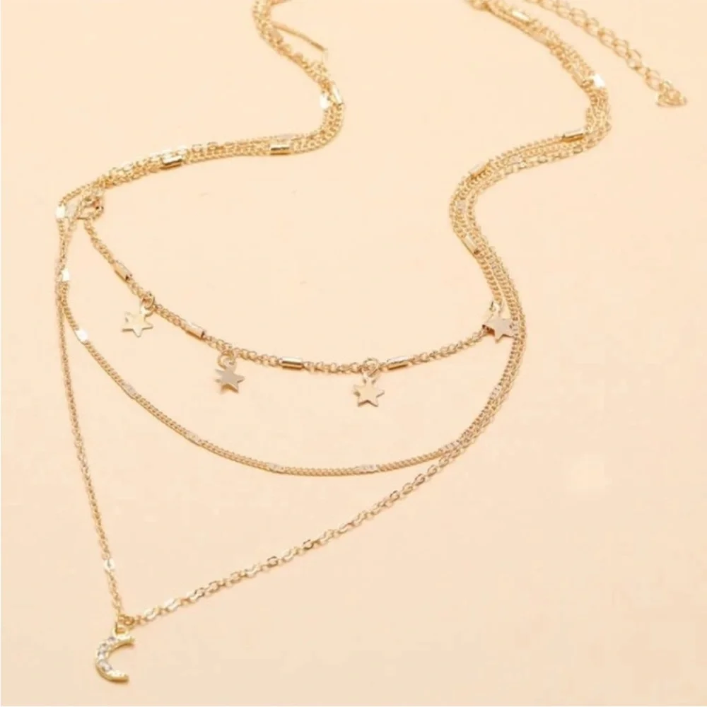 Star charm layered necklace - Picture 2 of 3